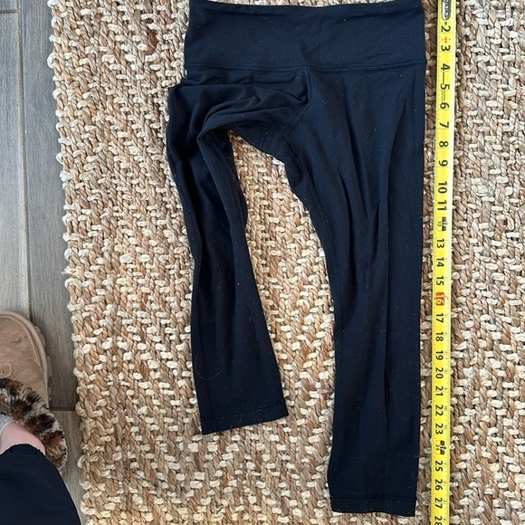 Lululemon leggings size 4 capris - Picture 8 of 8